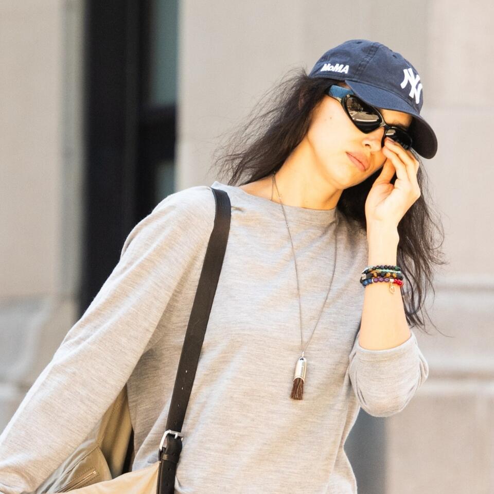 No Skinny Jeans Here—Off-Duty Models in NY Know Sneakers Look Cooler With This Denim Trend