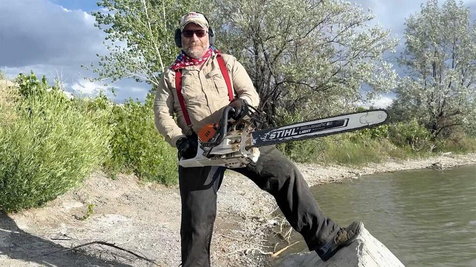 The Tradition Continues: Mark Heinz Plays 'The Star Spangled Banner' On His Chainsaw