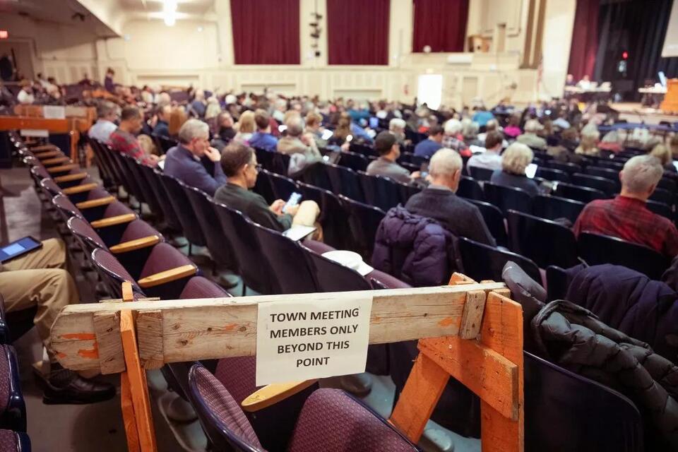 Town Meeting bans sale of foie gras in Brookline, amends zoning bylaws ...
