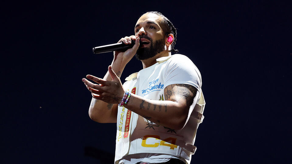 Drake Dubs Spotify as ‘Botify’ During Live Stream - NewsBreak