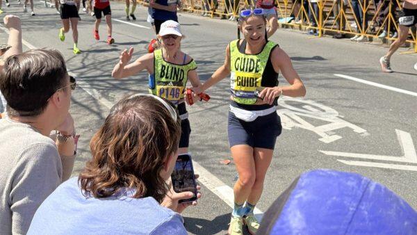 Teamwork: Visually Impaired Athlete Lisa Thompson and Guide Runner ...