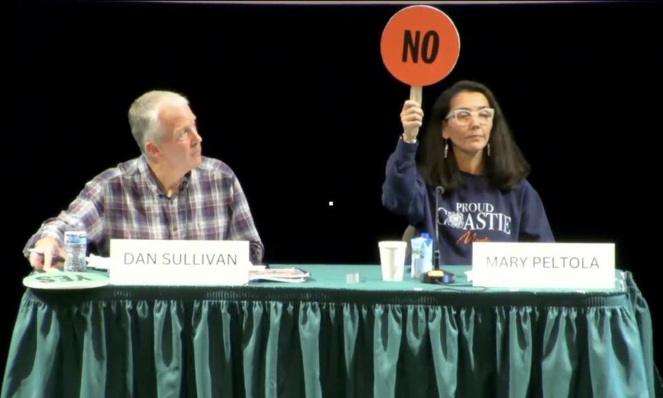 WATCH: Senator Blatantly Peeks at His Opponent’s Answer and Copies it ...