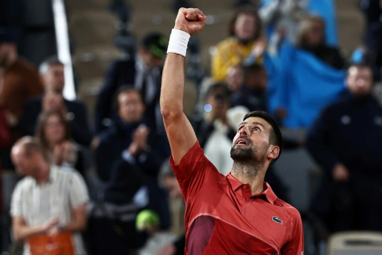 Djokovic shrugs off troubles in winning start at French Open - NewsBreak
