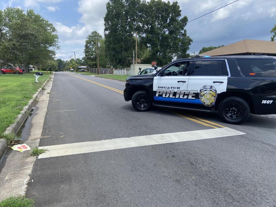 Decatur police locate suspect following manhunt