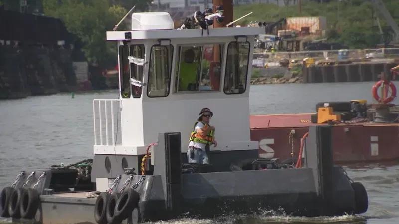 7News gets an inside look at construction of a new railroad bridge over the Potomac