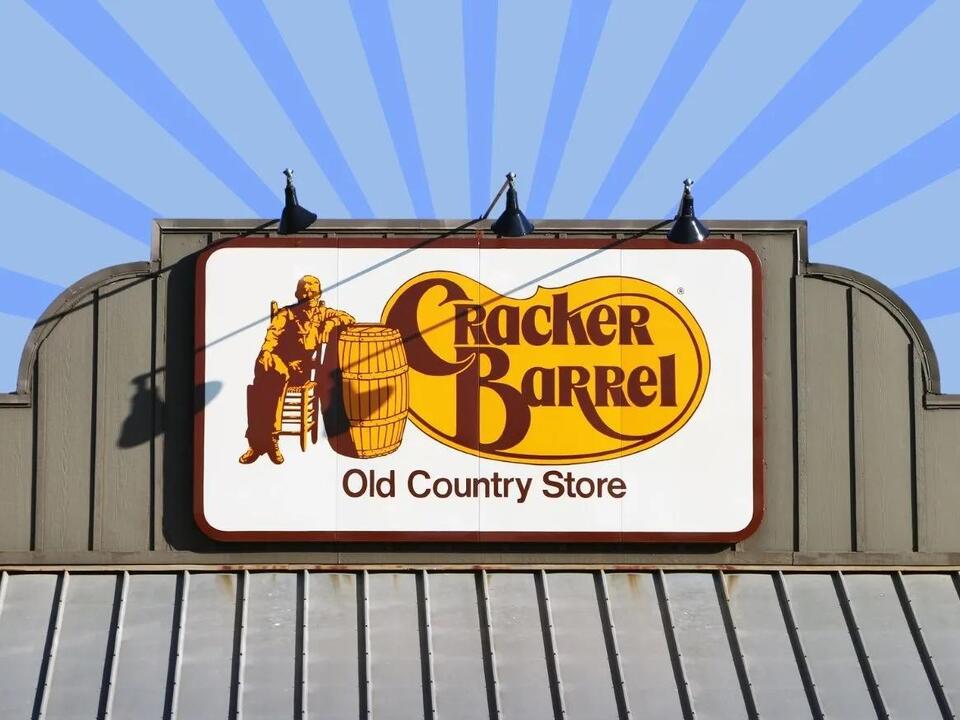 The 1 Healthiest Order at Cracker Barrel, According to a Dietitian