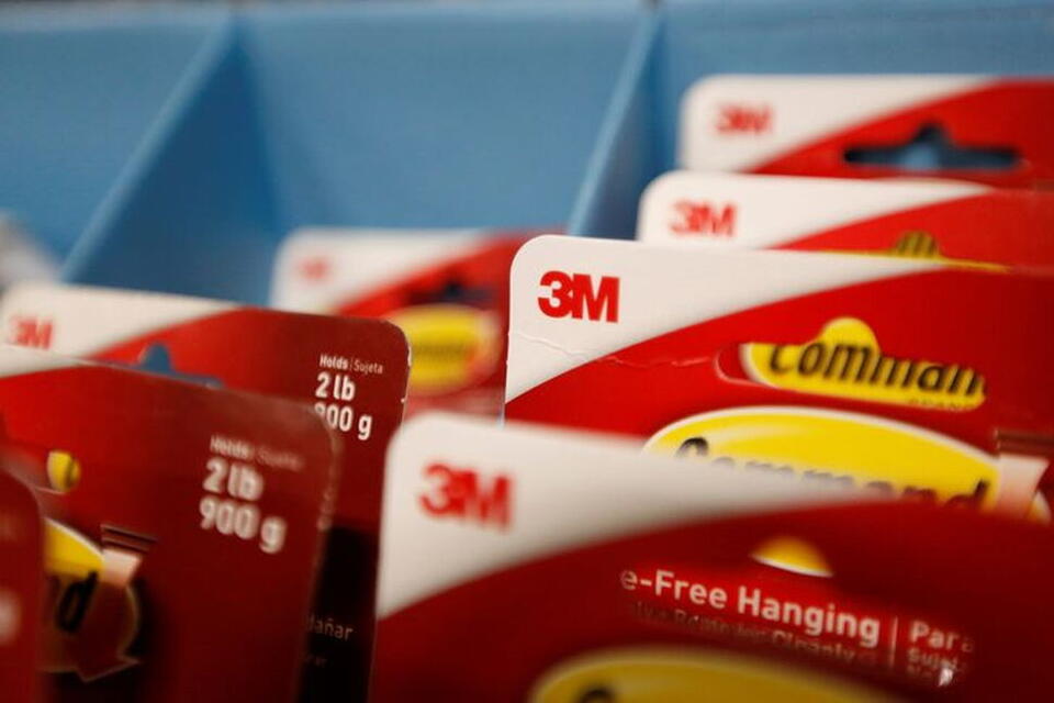 3M Lifts Profit Forecast as AI Push Deepens, Shares Rise - NewsBreak