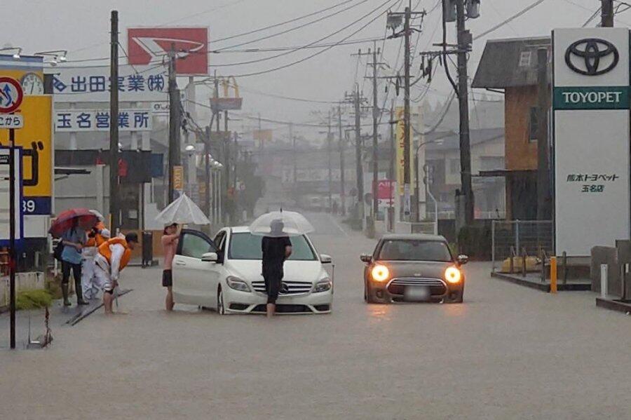 Death toll climbs as Typhoon Shanshan continues to pound Japan - NewsBreak