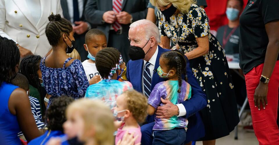 Armed with vaccines, boosters and antiviral, Biden should fare well with COVID, doctors say - Vimarsana News