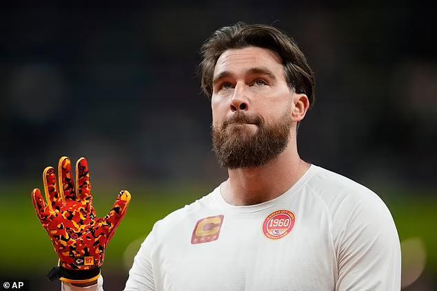Chiefs sign tight end Robert Tonyan... who fans claim is Travis Kelce's  'replacement' - NewsBreak