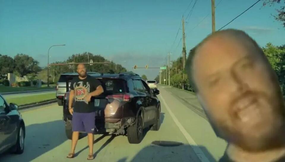 Sarasota, FL: Unhinged Driver On 17th St Jumps Out Of His Toyota In ...