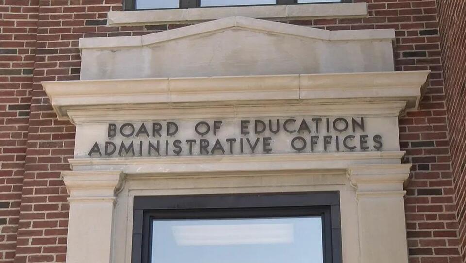 JC Board of Education approves largest teacher base pay bump in 17 ...