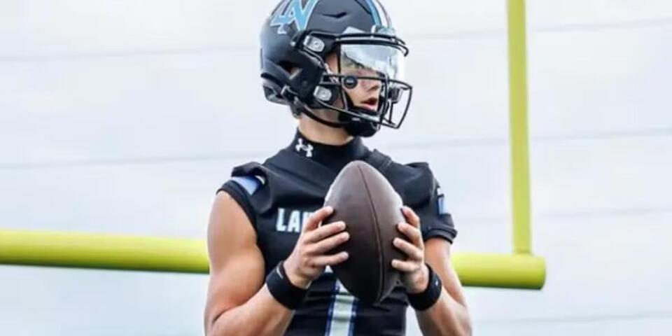 Tennessee picks up commitment from class of 2028 four-star quarterback