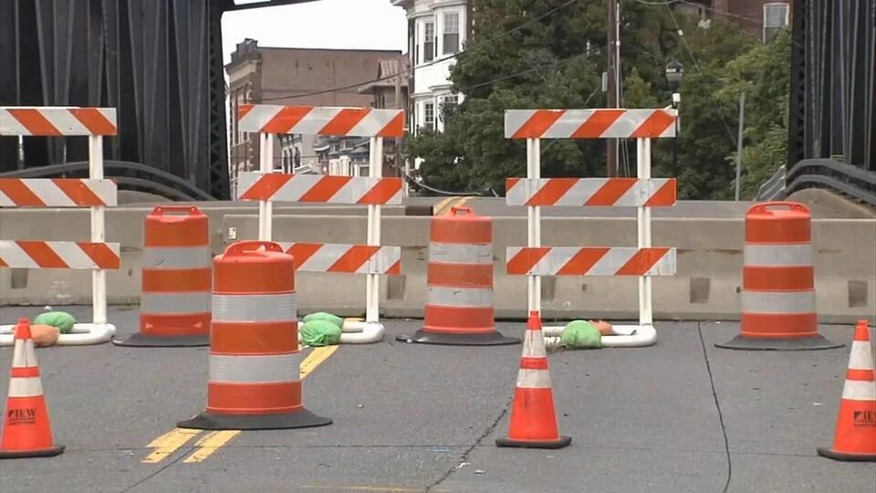 ‘They got to hurry up': Prolonged bridge closure strains Phillipsburg businesses