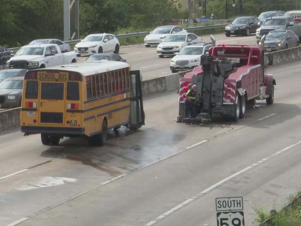Bus carrying cheerleading team gets into wreck on Southwest Freeway