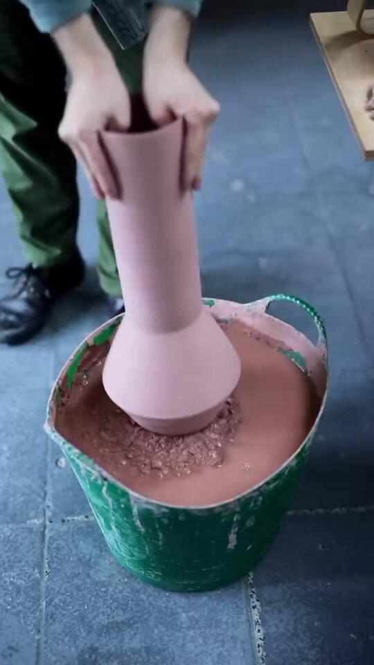 From a smashed pot back to usable clay the whole process of recycling ...