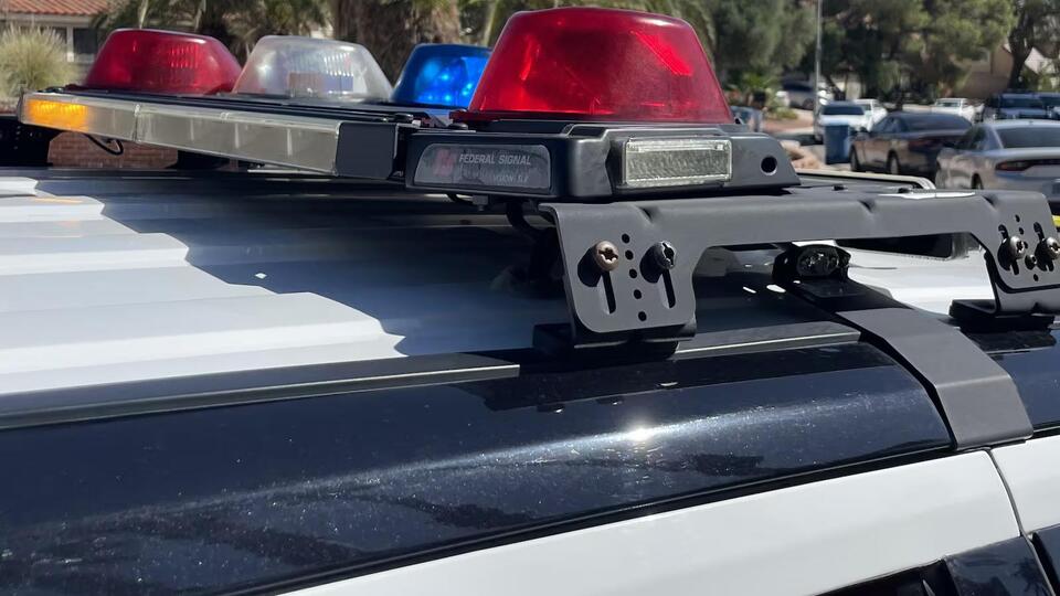 Man dies after crashing into light pole in west Las Vegas - NewsBreak