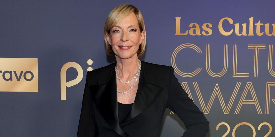 Allison Janney told her height meant she could only play aliens… or lesbians
