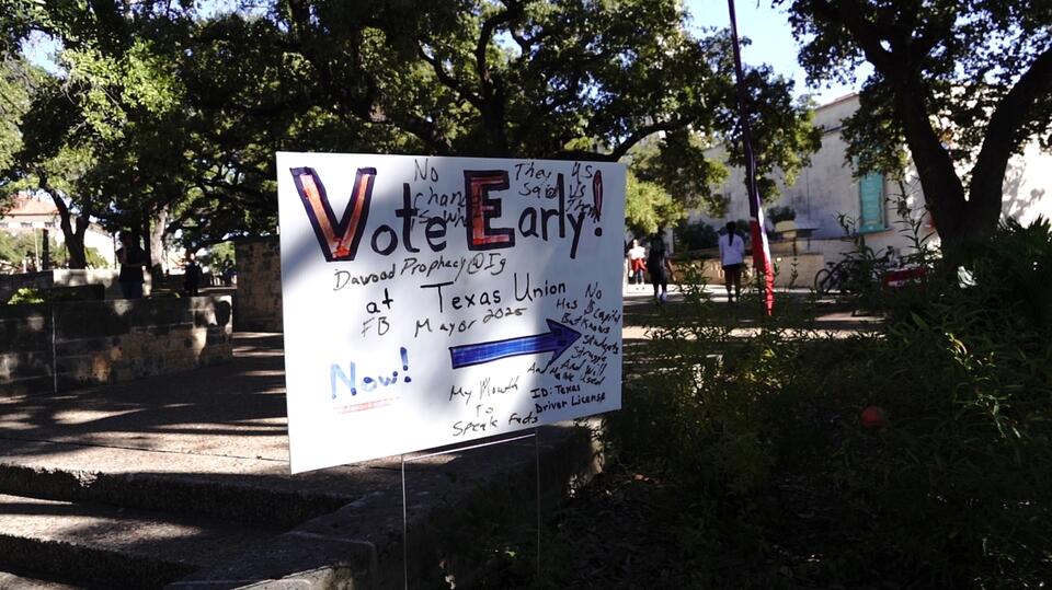 No, you can't use your phone while voting in Texas - NewsBreak