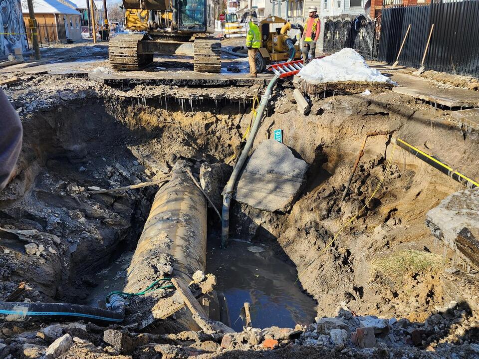 19-foot section of replacement pipe arrives as crews continue repairs ...