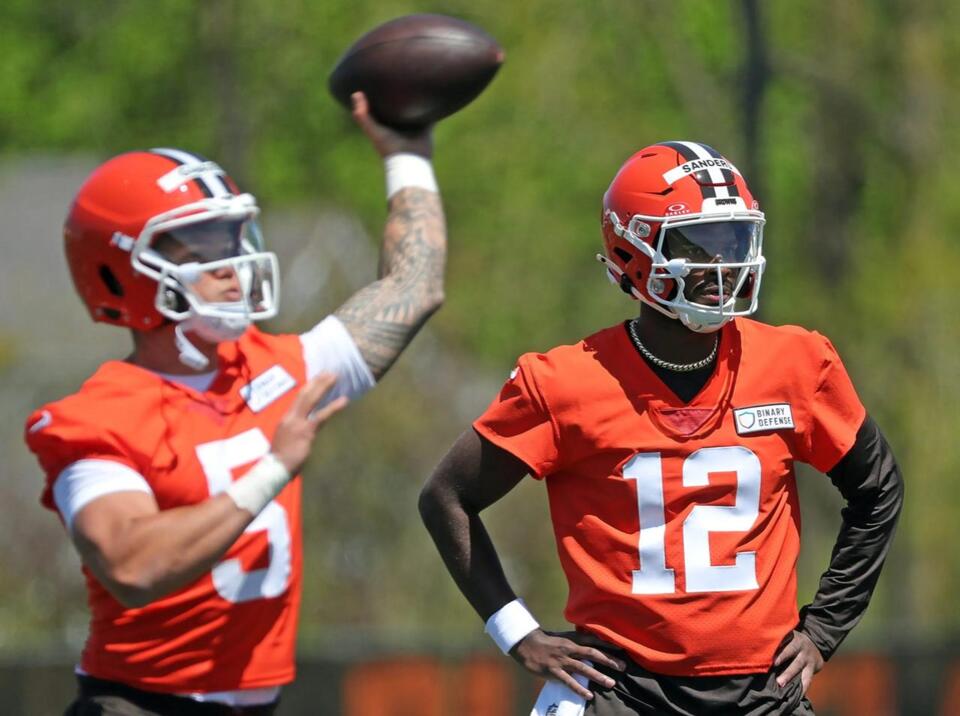 NFL Fans Convinced Dillon Gabriel 'Hates' Browns Teammate Shedeur Sanders  After Viral Comments - NewsBreak