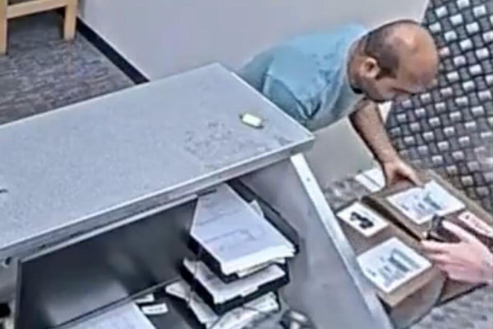 Members of UK’s biggest phone smuggling gang caught sending mobiles to ...