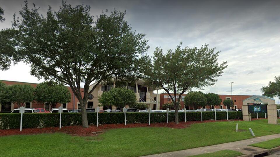 Four Dads Take Down 83-Year-Old Man Who Allegedly Opened Fire at Texas ...