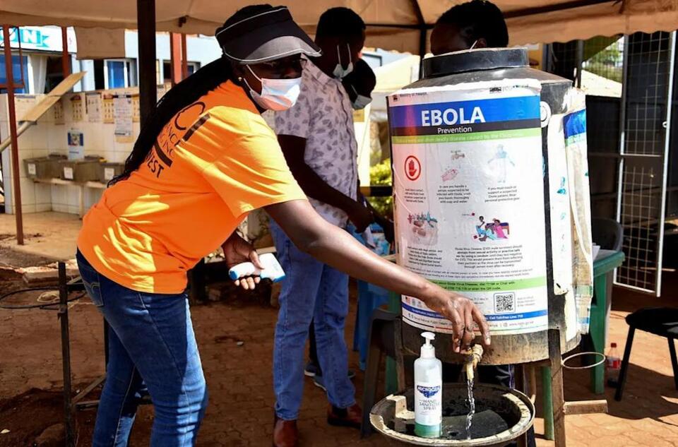 US monitors new Ebola cases - NewsBreak