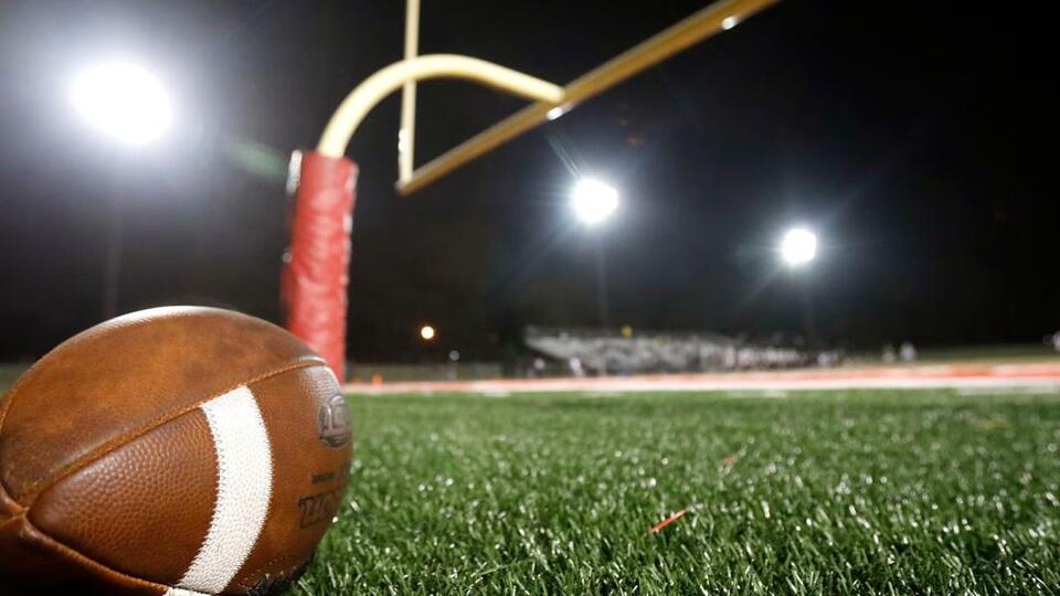 Sophomore throws three TD passes as Morristown football downs rival Randolph