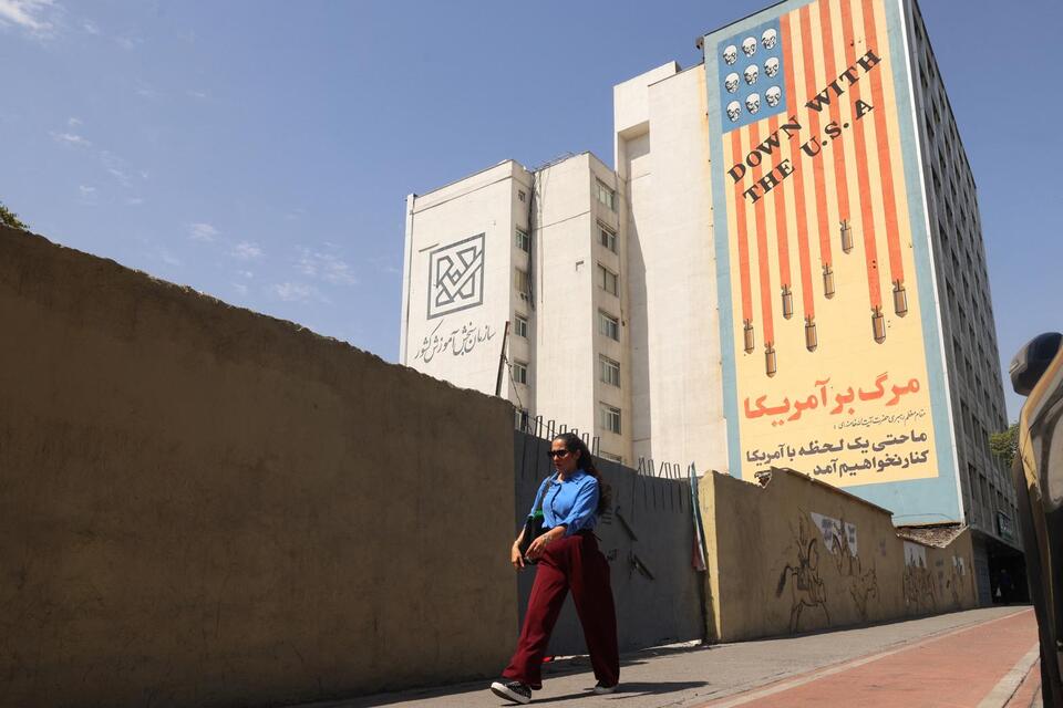 Leland Vittert's War Notes: How to Know Trump Is Serious About Iran