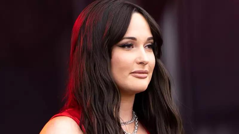 “Literally the Lamest Person to Probably Ever Exist”: Kacey Musgraves ...