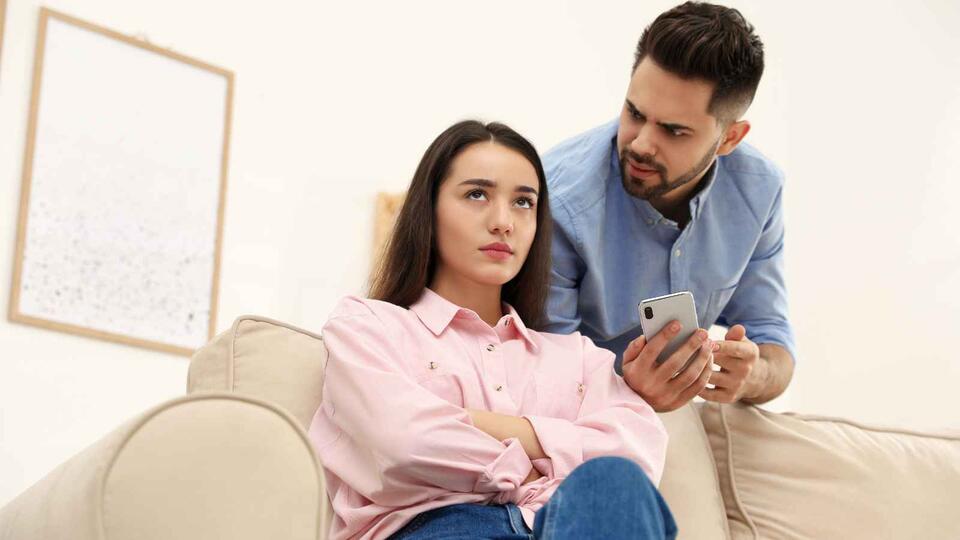 12 toxic relationship patterns we can’t keep overlooking - NewsBreak