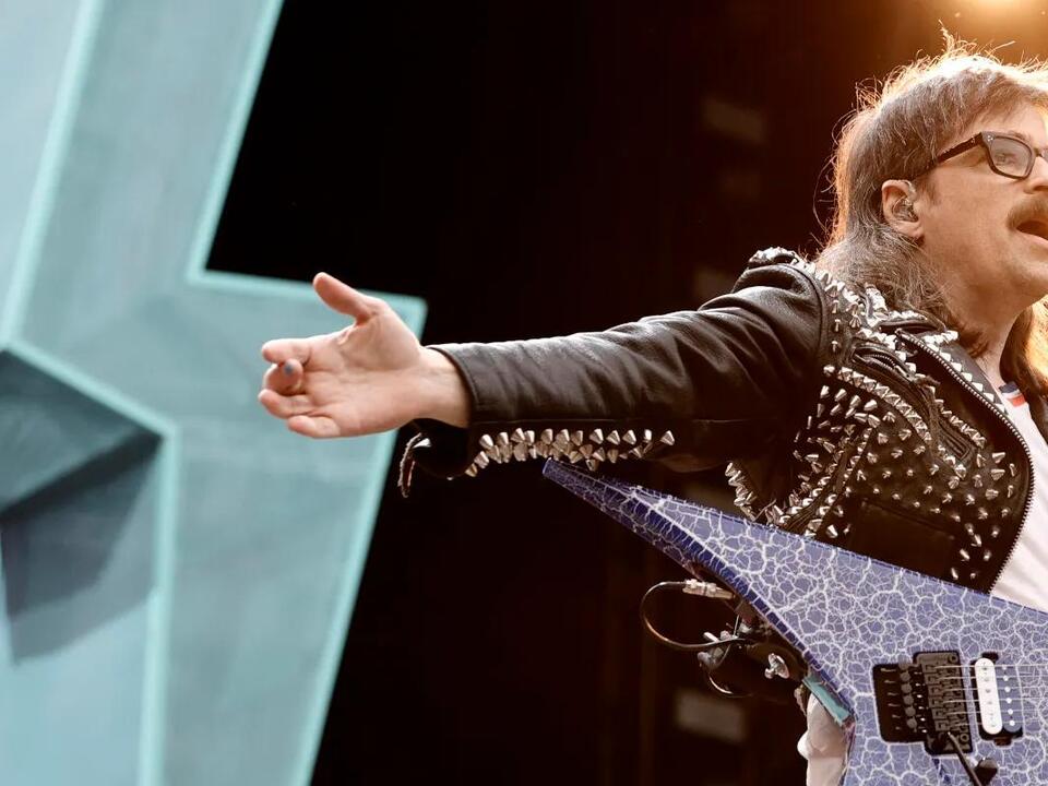 The Meaning Behind “Undone The Sweater Song” by Weezer and How a