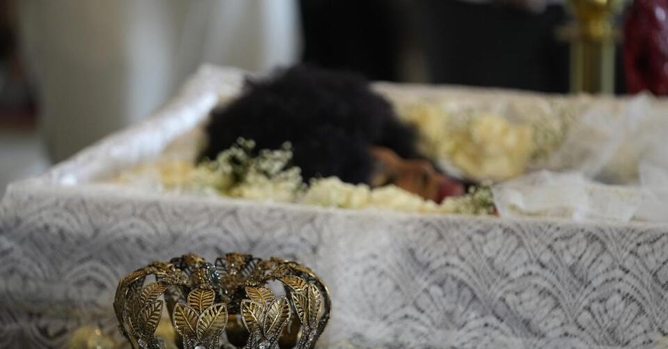 Brazil bids farewell to its samba queen, Elza Soares – NewsBreak