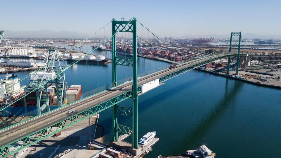Vincent Thomas Bridge shut down after jumper incident - NewsBreak