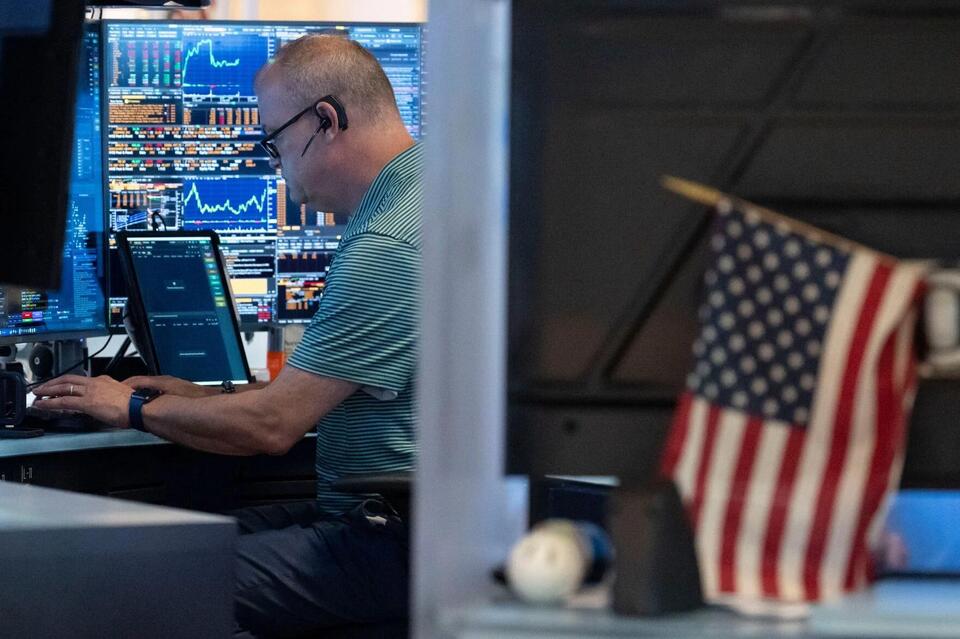 Stocks rebound as oil prices ease