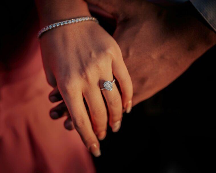 How to Choose the Best Pear Shaped Diamond