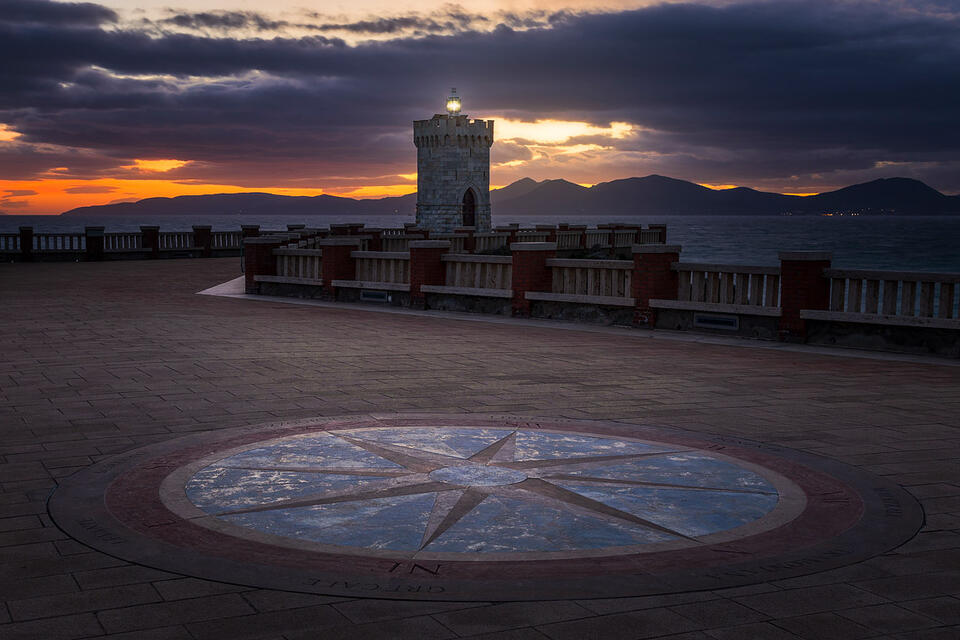 rocchetta-lighthouse-piombino-tuscany-italy-by-andrea-lorenzetti