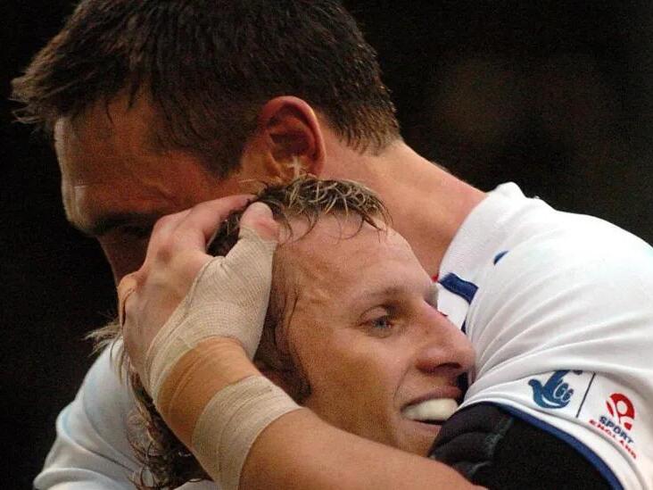 'Beacon of hope' - Sinfield's tribute to friend Burrow