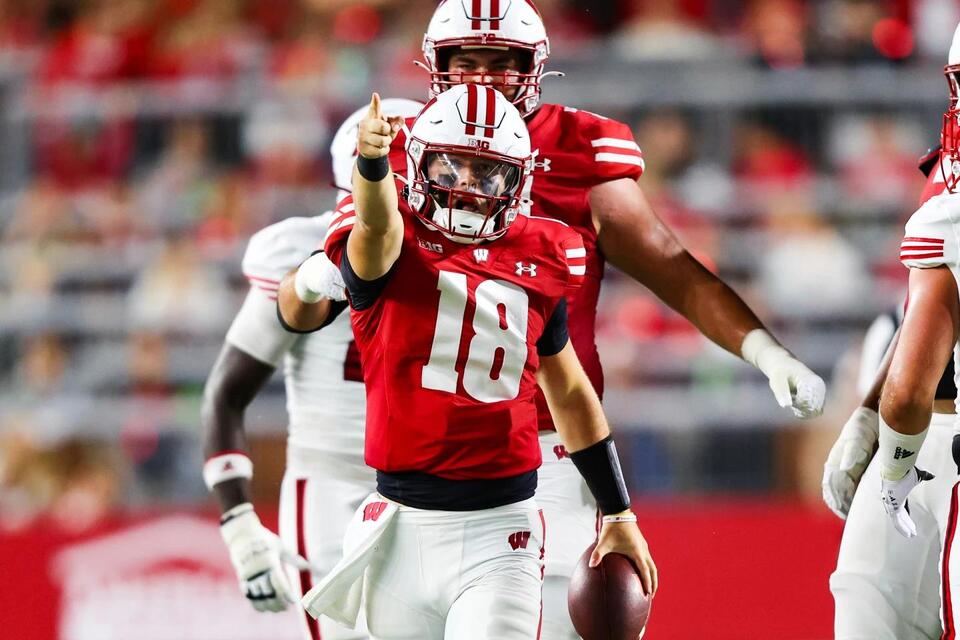 Wisconsin preparing to start O’Neil at QB in place of the injured ...