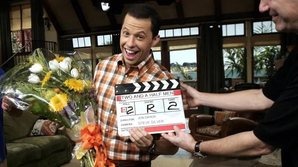 14 Actors Who Directed Episodes of Their Own Show and Nobody Knew Until ...