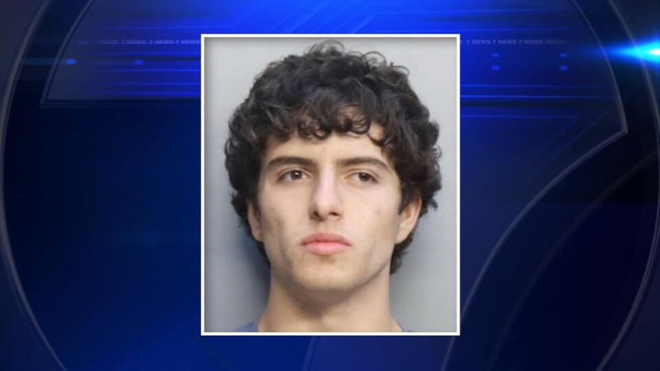 18-year-old driver arrested by Miami Beach police for resisting arrest ...