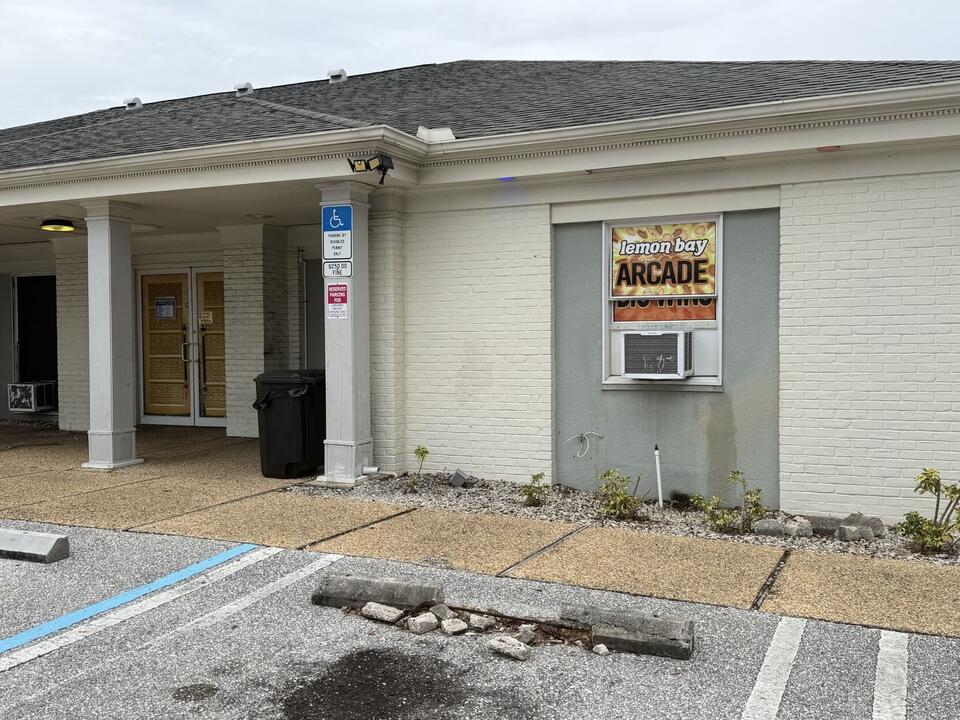 Slot machines seized at 3 locations in Englewood - NewsBreak