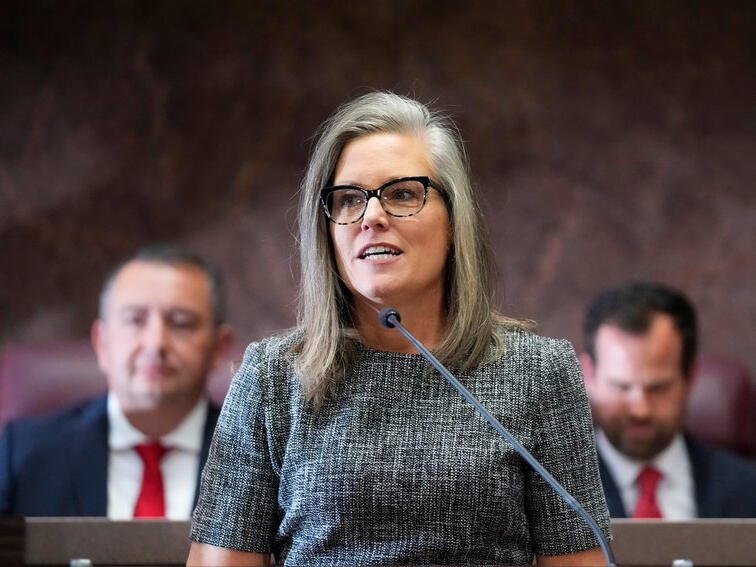 Hobbs, lawmakers deal could extend Maricopa County transportation tax with big tradeoff