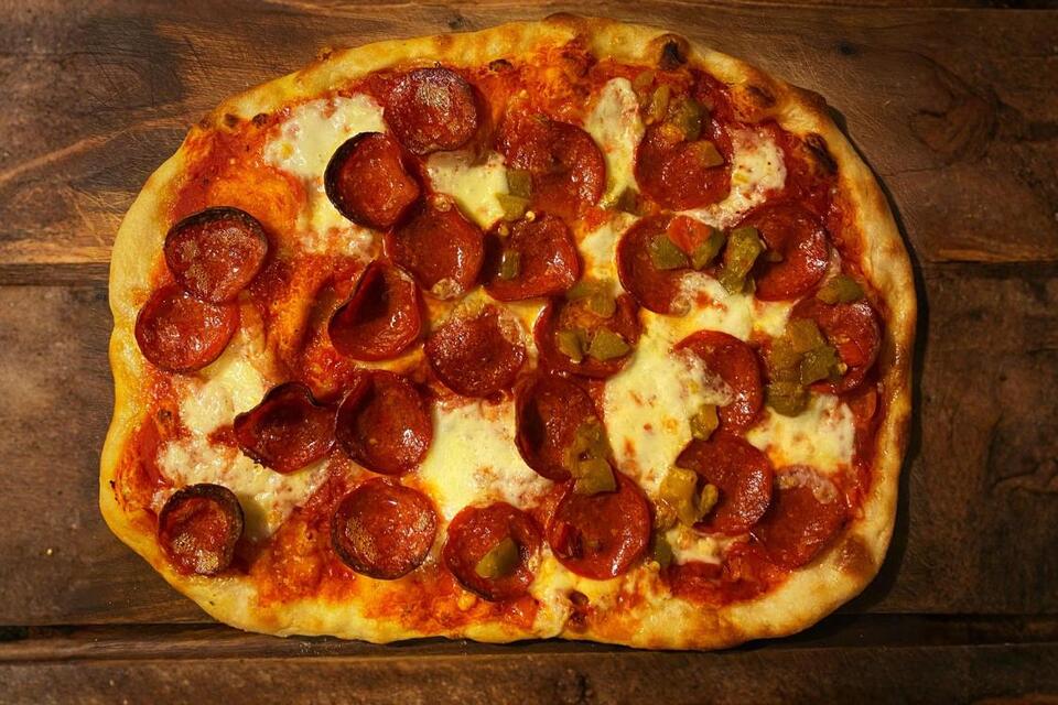 11 states with the most surprising favorite pizza toppings - NewsBreak