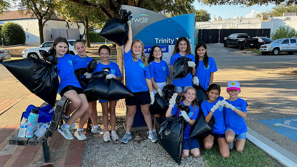 📢 Volunteers removed nearly 20,000 lbs of trash from local waters ...
