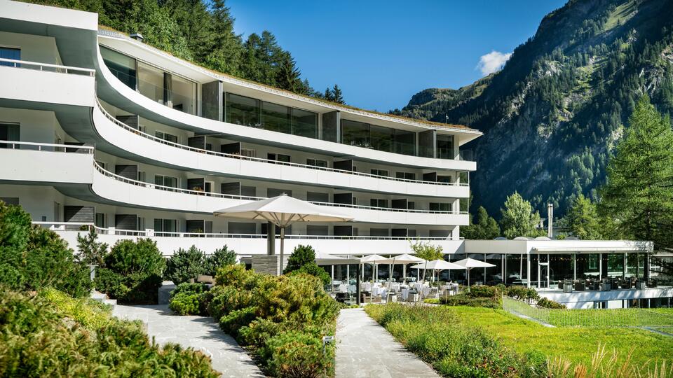 Why You Should Take Your Hotel Key Out of Its Paper Sleeve