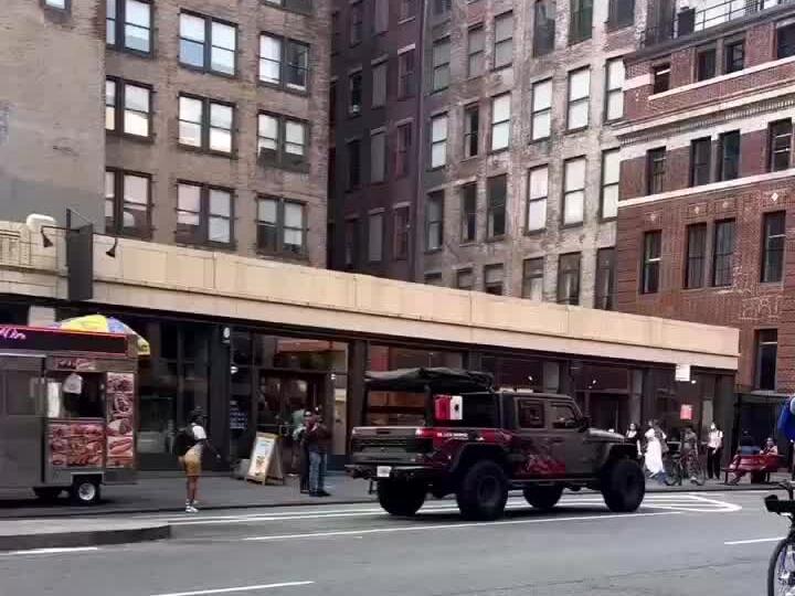 only in New York 🤣 🤣 🤣