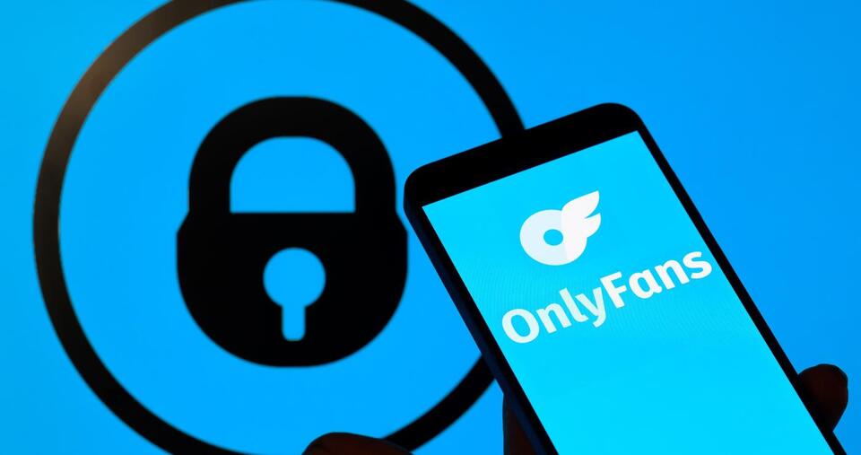 OnlyFans Model Is Kicked Out Of A Sporting Event After Body Paint Stunt - NewsBreak