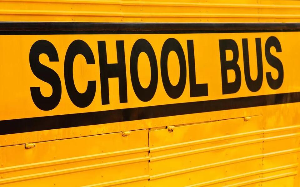 Middle Schoolers Take Control Of Bus, Prevent Crash After Driver Blacks ...